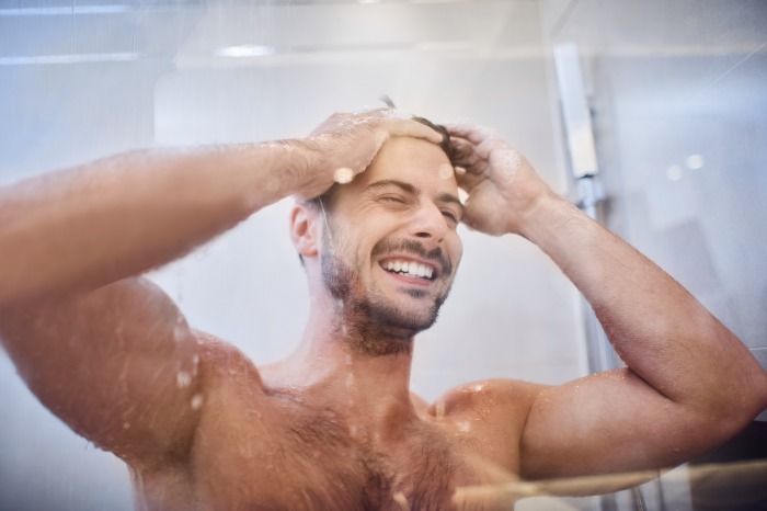 SIMFORTスパークリングスカルプシャンプーは男性が抱える頭皮の悩みを解決！